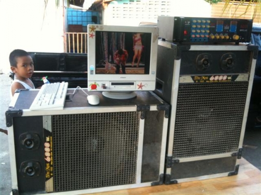 ต้อนรับสงกราน ปีนี้มีเครื่องเสียงแล้วครับ พร้อมคาราโอเกะตัวใหม่ล่าสุด