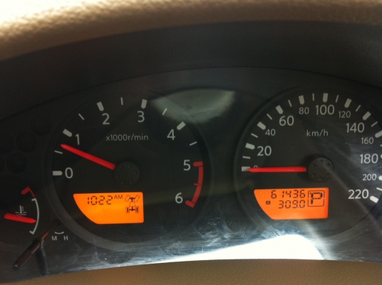 ขาย กะบะ นิสสัน นาวาร่า 4 ประตู สีขาว เกียร์ออโต้ 4WD ตัวท็อป ปี 2010