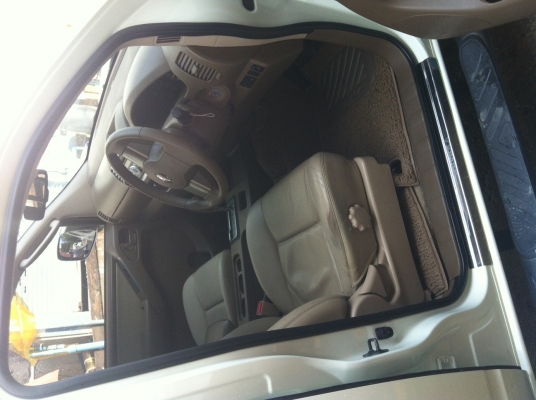 ขาย กะบะ นิสสัน นาวาร่า 4 ประตู สีขาว เกียร์ออโต้ 4WD ตัวท็อป ปี 2010