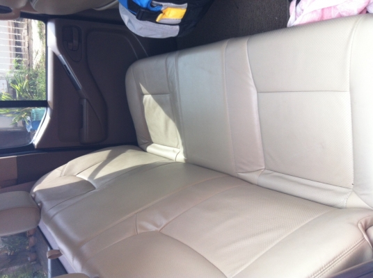 ขาย กะบะ นิสสัน นาวาร่า 4 ประตู สีขาว เกียร์ออโต้ 4WD ตัวท็อป ปี 2010