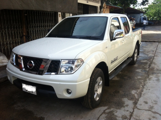 ขาย กะบะ นิสสัน นาวาร่า 4 ประตู สีขาว เกียร์ออโต้ 4WD ตัวท็อป ปี 2010