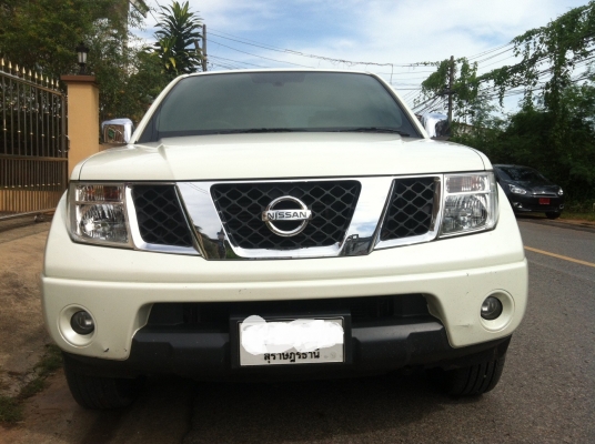 ขาย กะบะ นิสสัน นาวาร่า 4 ประตู สีขาว เกียร์ออโต้ 4WD ตัวท็อป ปี 2010