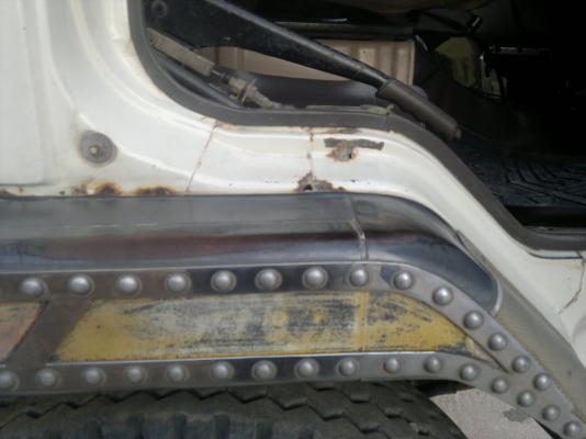 ขายด่วน หัวเก๋งMITSUBISHI FUSO FM527S สภาพสวยพร้อมใช้