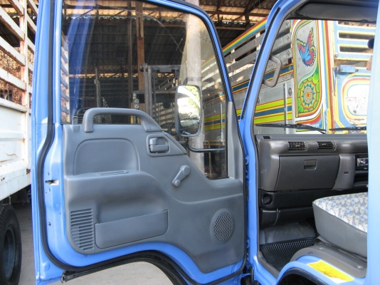 ขาย 6 ล้อดัมพ์ อีซูซุ NKR 130 แรง ปี 2001 สภาพสวย เครื่องแน่น คัสซีดี สนใจชมรถก่อนได้ครับ