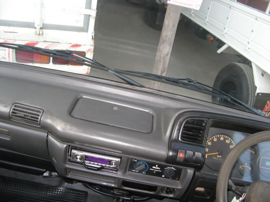 ขาย 6 ล้อดัมพ์ อีซูซุ NKR 130 แรง ปี 2001 สภาพสวย เครื่องแน่น คัสซีดี สนใจชมรถก่อนได้ครับ