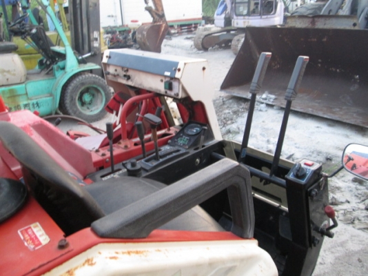 รหัส:12000968รถเกี่ยวข้าวนั่งขับใช้เครื่องYANMAR CA11Xใช้แทรคยางพร้อมนวดข้าวด้วยจึงได้เป้นข้าวเปลือกwww.nihonmono.com