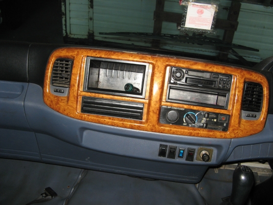 ขาย 6 ล้อ ฮีโน่ เมก้า 150 แรงยาว 4.30 ม. ปี 2005 กระบะเนียมบุสแตนเลท สภาพเดิม ๆ สวยจัดกว่า 90\% เครื่องแน่น คัสซีสวยกิ๊ป สนใจชมรถก่อนได้ครับ ขาย 6 ล้อ ฮีโน่ เมก้า 150 แรงยาว 4.30 ม. ปี 2005 กระบะเนียมบุสแตนเลท สภาพเดิม ๆ สวยจัดกว่า 90\% เครื่องแน่น คัสซีสวยกิ๊ป สนใจชมรถก่อนได้ครับ