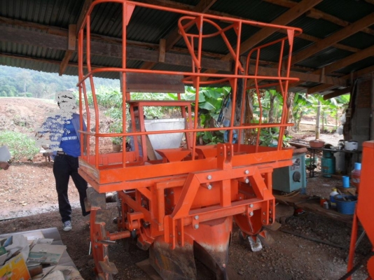 ขายแล้ว เครื่องปลูกอ้อยร่องคู่ SP920 ตราช้างของคูโบต้า95-108แรง ฟอร์ดก็ใช้ได้