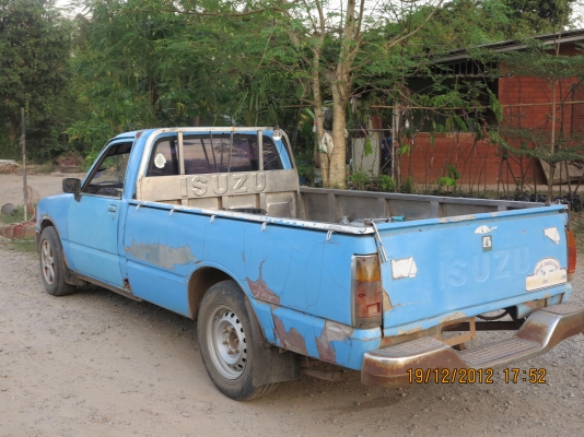 ขาย ISUZU   KB  2200 เครื่องดี  แชดซีสวย กระบะสแตนเลส  ราคาถูกๆ