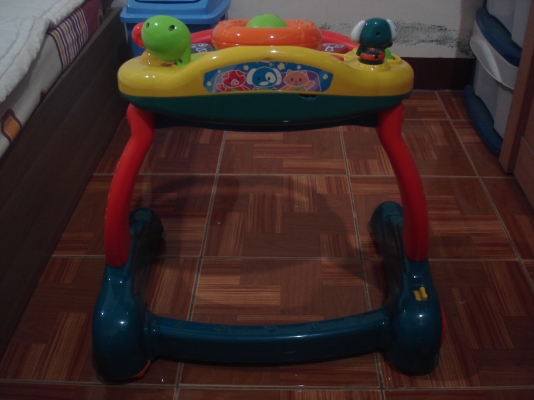 อุปกรณ์หัดเดินสำหรับเด็ก Grow and Go Walker