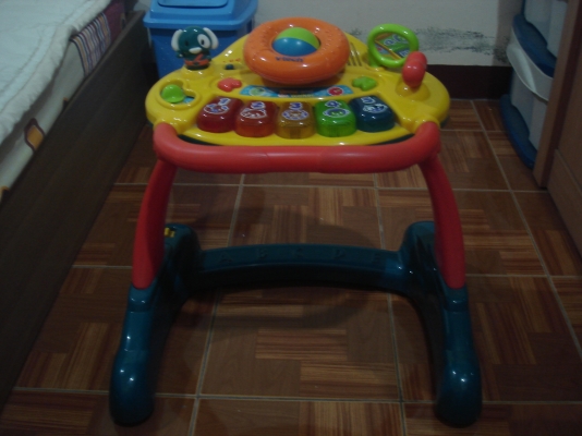 อุปกรณ์หัดเดินสำหรับเด็ก Grow and Go Walker