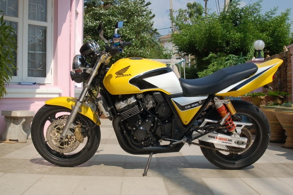 ขอขาย CB400 Y98 Version S สีเหลื่องลาย TEC3 ท่อสูตร SHOTGUN ของแต่งเพียบสภาพสวยๆ