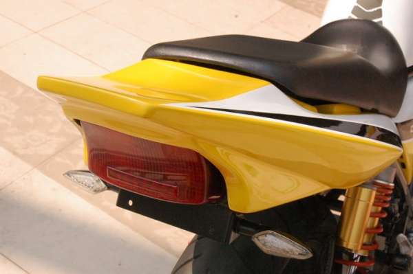 ขอขาย CB400 Y98 Version S สีเหลื่องลาย TEC3 ท่อสูตร SHOTGUN ของแต่งเพียบสภาพสวยๆ