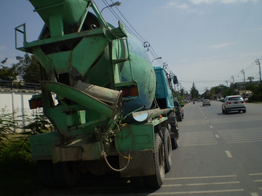 รถโม่ปูน ยี่ห้อ NISSAN รถโม่ปูน ยี่ห้อ NISSAN