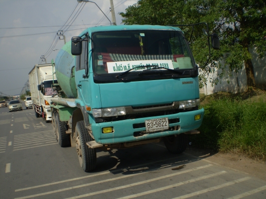 รถโม่ปูน ยี่ห้อ NISSAN รถโม่ปูน ยี่ห้อ NISSAN