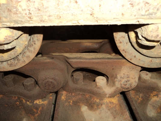 ขายด่วน KOMATSU D20P-6  เก่าญี่ปุ่นแท้ๆ ยังไม่เคยใช้งานในไทย  สภาพสวย  เครื่องดี ช่วงล่างเต็ม ใช้งานมาแค่ 2800 ชม.กว่า