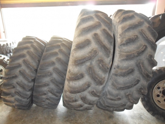 ขายแล้ว ยางรถไถถอด\% หน้า14.9-24 หลัง18.4-34 ปี10 ยกชุด4เส้น