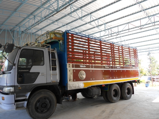 สิบล้อ HINO