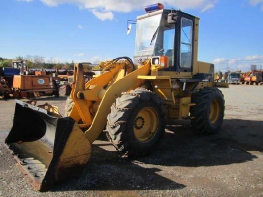 ขายรถตักล้อยาง KOMATSU WA100 1-12129