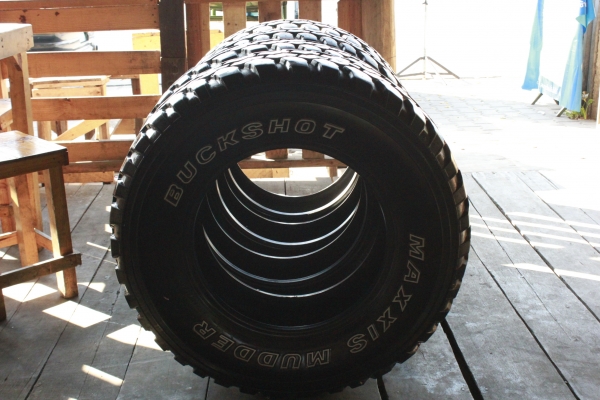 ขายยาง MUD MAXXIS 265/75/16   1ชุดMUD MAXXIS 245/75/16 1ชุด     2ชุด   18000   บ