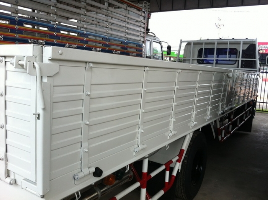 ขายรถ 6 ล้อ HINO MEGA FC 175แรงม้า กระบะคาร์โก้ยาว 6.50 m ปี 47