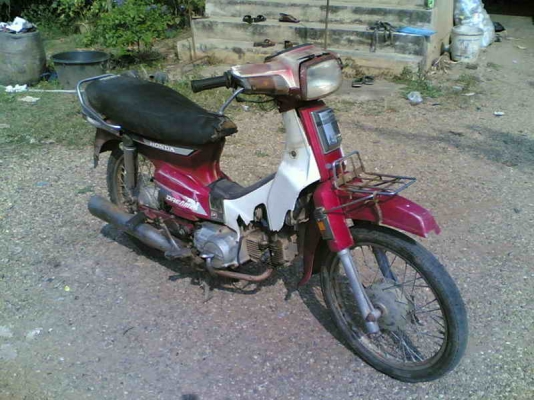 ขายดรีมคุรุสภา(แดง)เล่มทะเบียนพร้อมชุดโอน เครื่องดีอะไหร่บางชิ้นต้องเก็บขาย 8500 บาท