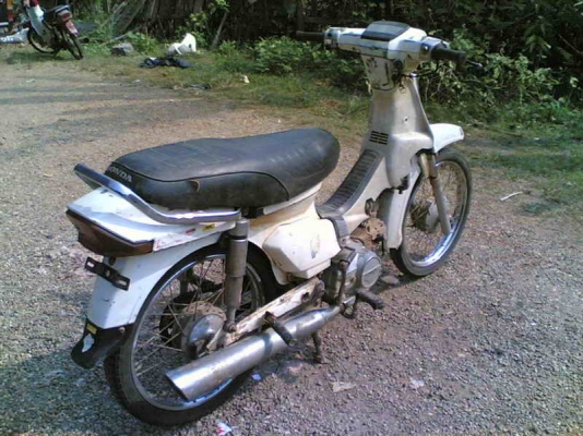 ขายดรีมคุรุสภา(ขาว)เล่มทะเบียนพร้อมชุดโอนเครื่องพอใช้อะไหร่ต้องเก็บ ขาย 9500 บาท