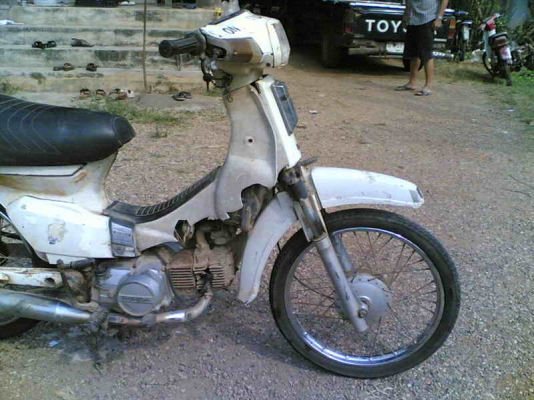 ขายดรีมคุรุสภา(ขาว)เล่มทะเบียนพร้อมชุดโอนเครื่องพอใช้อะไหร่ต้องเก็บ ขาย 9500 บาท