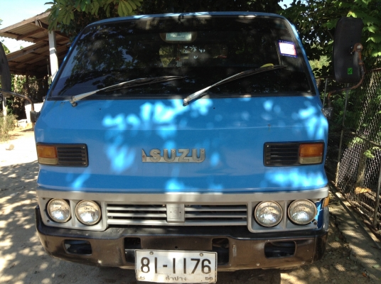 Isuzu 4ล้อกลาง 85HP เอกสารพร้อมโอน