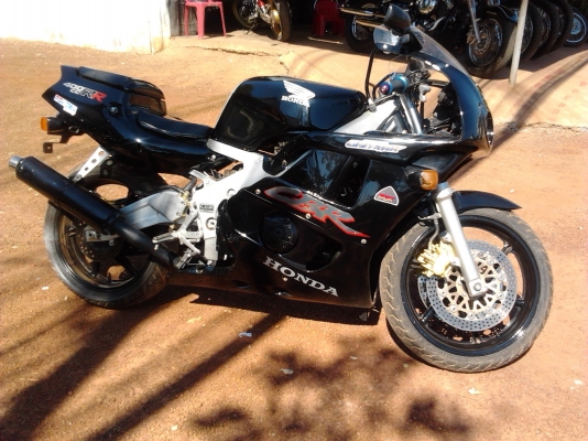 ฝากขาย cbr400  ปี89 สภาพสวย ทำสีใหม่  เครื่องดี ราคาถูก