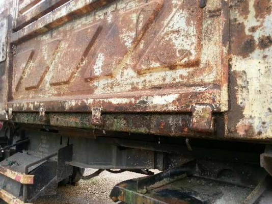 ขายห่างพ่วงดั๊ม สามมิต  2  เพลา  ปี 46   สนใจติดต่อ 081 - 6079515