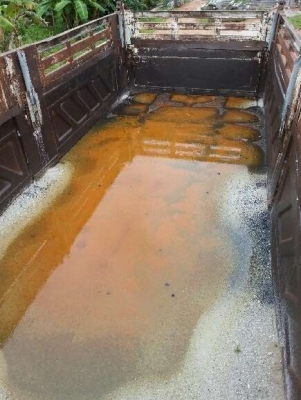 ขายห่างพ่วงดั๊ม สามมิต  2  เพลา  ปี 46   สนใจติดต่อ 081 - 6079515