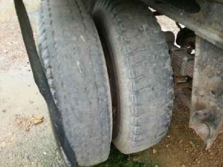 ขายห่างพ่วงดั๊ม สามมิต  2  เพลา  ปี 46   สนใจติดต่อ 081 - 6079515