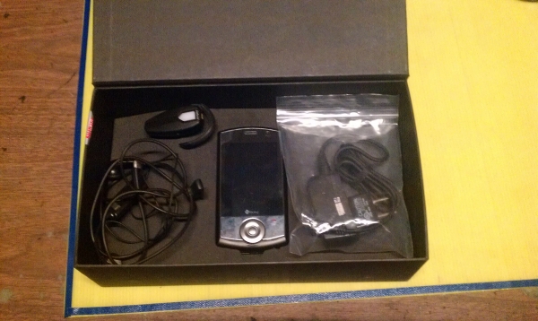 ขายโทรศัพท์ HTC รุ่น Cruise พร้อมใช้เล่นเน็ตเร็ว