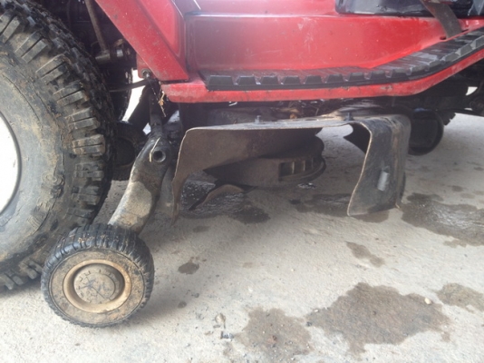 ขาย รถตัดหญ้า นั่งขับ มือสอง honda 3813 2สูบหม้อน้ำ สภาพสวยมาก ใช้ดี เจ้าของขายเอง หาใหม่แบบนี้ไม่มีอีกแล้ว