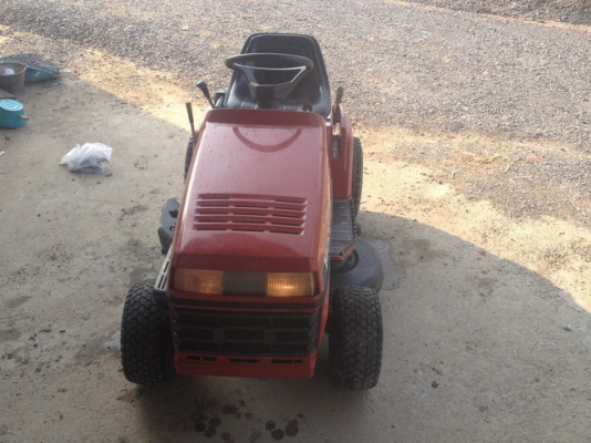 ขาย รถตัดหญ้า นั่งขับ มือสอง honda 3813 2สูบหม้อน้ำ สภาพสวยมาก ใช้ดี เจ้าของขายเอง หาใหม่แบบนี้ไม่มีอีกแล้ว