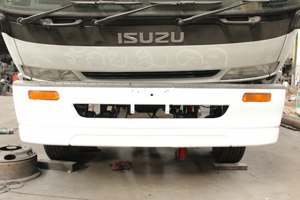 กันชน Isuzu Deca หัวใหญ่ + ชายกันชน ปั้มมาใหม่ๆ ไม่ทำสี