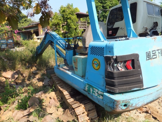 KOBELCO H35 เก่านอกซื้อมาใช้งานก่อสร้างงานเดียวขุดหลุมวางท่อ KOBELCO H35 เก่านอกซื้อมาใช้งานก่อสร้างงานเดียวขุดหลุมวางท่อ