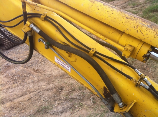 ขาย รถแบคโฮ KOMATSU PC130-6K นำเข้าจากญี่ปุ่น รถปี2003 ไฟฟ้าเต็ม ทำงาน5000ชั่วโมง ติดต่อ 081-2990958 ขาย รถแบคโฮ KOMATSU PC130-6K นำเข้าจากญี่ปุ่น รถปี2003 ไฟฟ้าเต็ม ทำงาน5000ชั่วโมง ติดต่อ 081-2990958