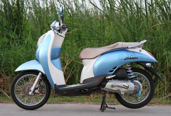 @@@  ( ไม่แพง..คุ้มเงิน..หัวฉีด...ช้า....อด  ) ขาย ฮอนด้า Scoopy i   เครื่องเดิมๆ ขาว ฟ้า ปี 2010 ราคา 21,000 บาท     @@@