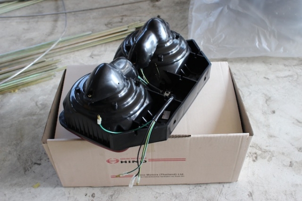 ไฟท้าย HIno - Isuzu แท้ ใหม่