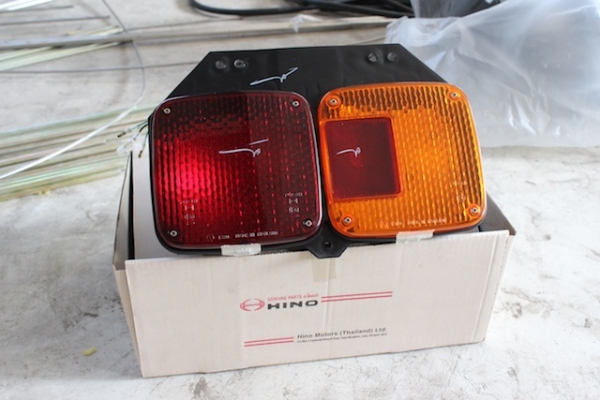 ไฟท้าย HIno - Isuzu แท้ ใหม่