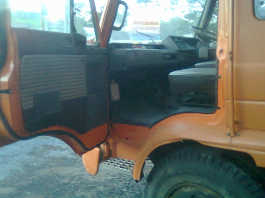 ขายหกล้อดั้มNISSAN- CP-160 สวยเดิมๆ