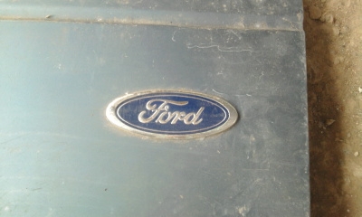 ขาย ฝาท้ายกระบะฟร์อดเรนเจอร์ สภาพดีครับถอดจากป้ายแดง ของแท้ครับ