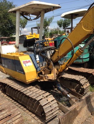 KOMATSU PC30-3 เก่าไทย ขายตามสภาพนะครับ KOMATSU PC30-3 เก่าไทย ขายตามสภาพนะครับ