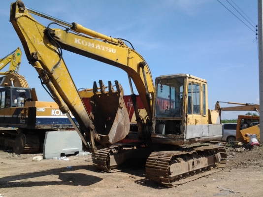 ขายแม็กโครKoMATSU PC 100-3ราคาถูกขายแค่260000บาทเองคับ