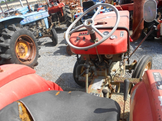 ขายรถแทรกเตอร์ YANMAR YM 2000 ขายรถแทรกเตอร์ YANMAR YM 2000