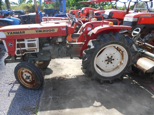 ขายรถแทรกเตอร์ YANMAR YM 2000