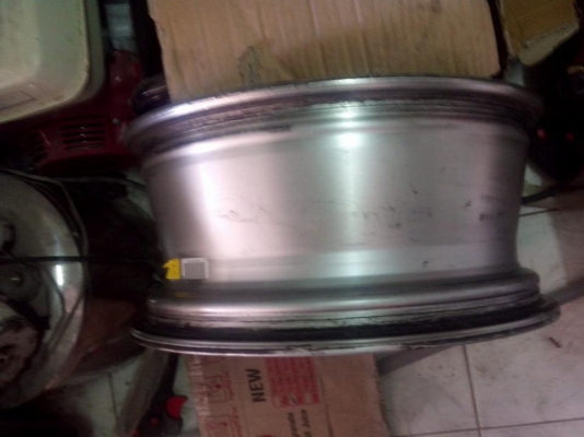 ขายเเม๊กวีโก้ ขอบ 17 นิ้ว 4 วง ครับ สภาพเดิมๆ