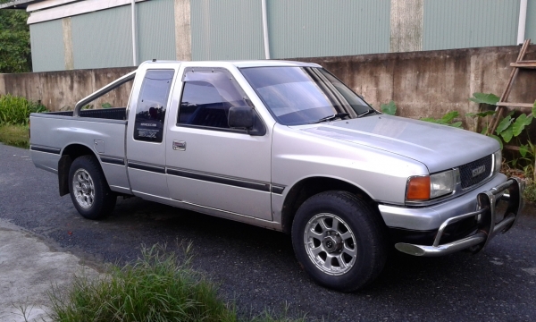 ขายเรือนใมร์ อีซูซุ `TFR` มังกรทองสภาพสวยๆ ราคา 950บ. ขายเรือนใมร์ อีซูซุ `TFR` มังกรทองสภาพสวยๆ ราคา 950บ.